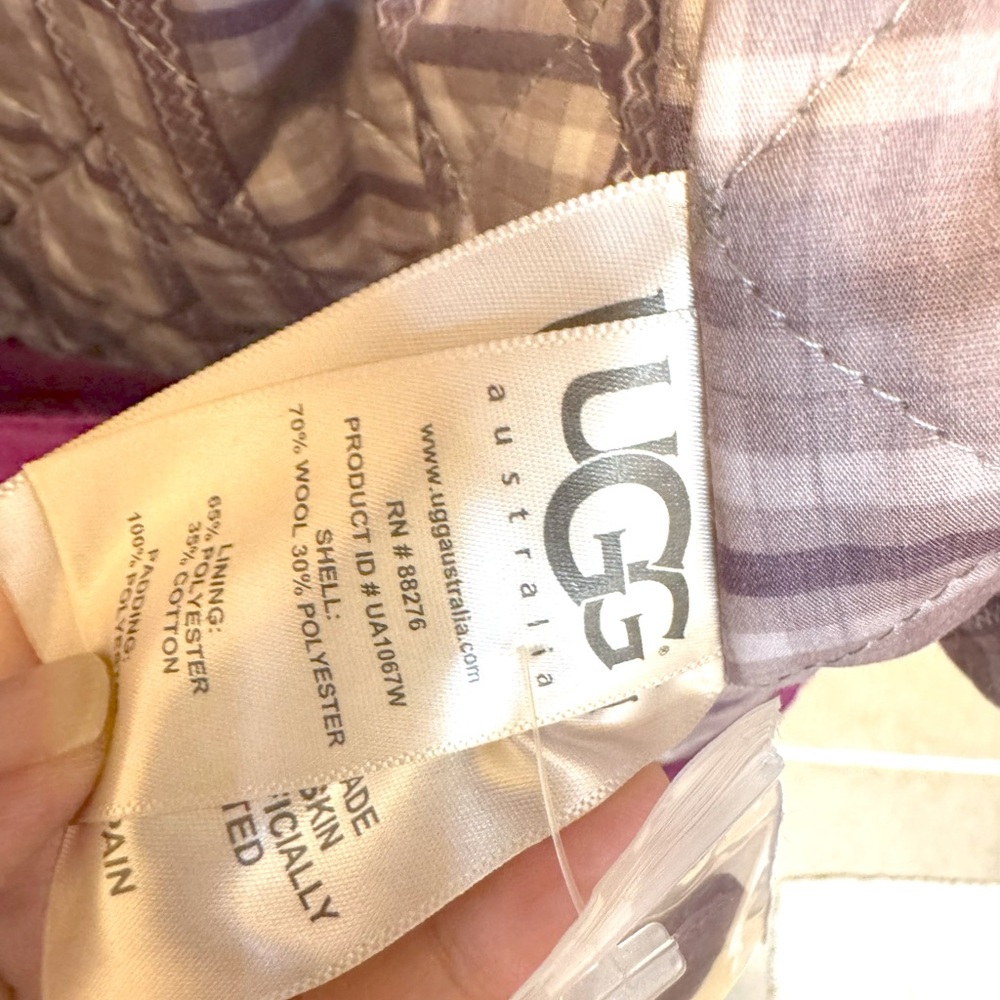 Ugg PeaCoat Short Wool outer-shell with Sherpa type lambs wool in hood/